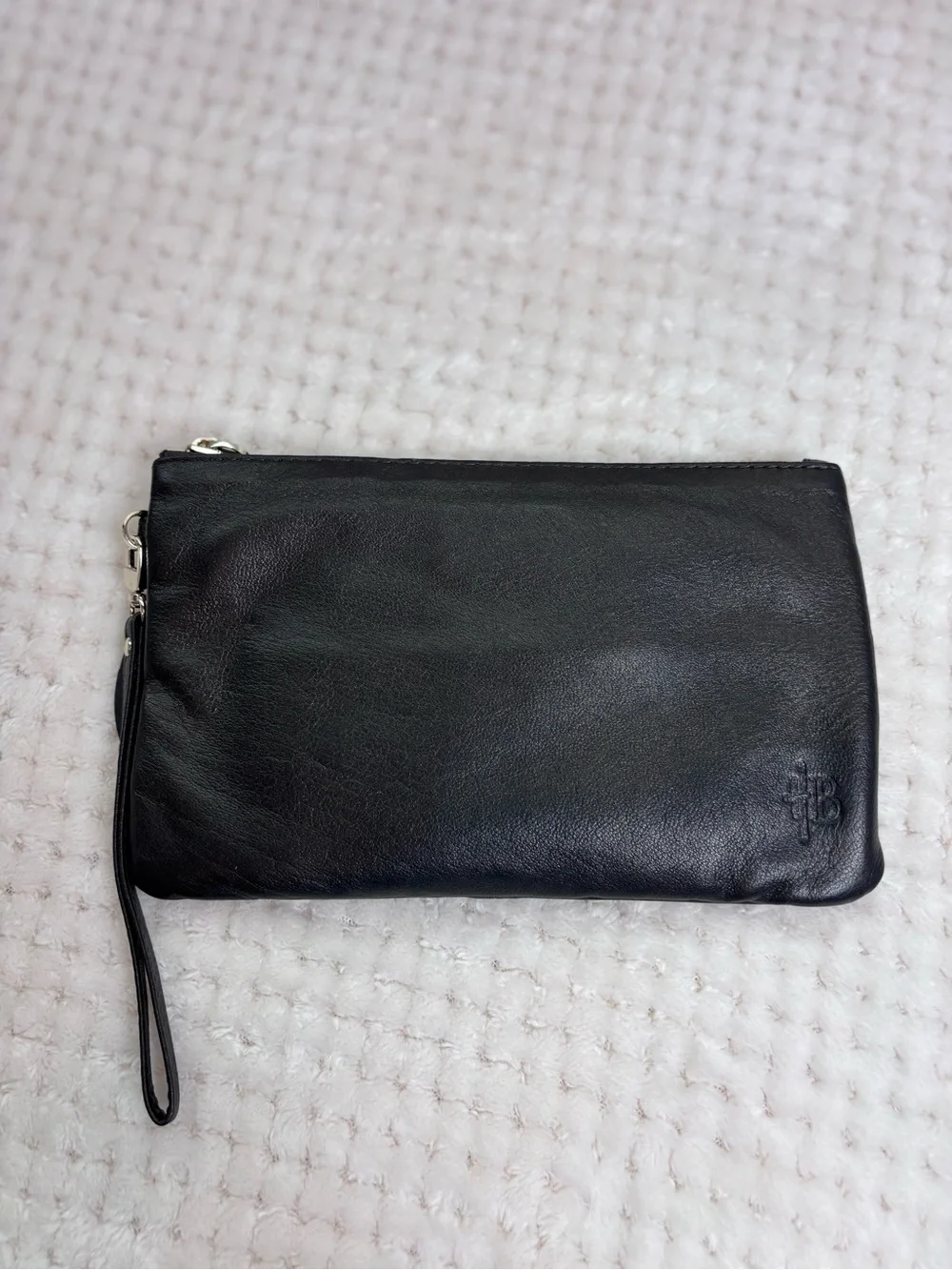 H&Butler Mighty Purse Smooth Black Leather Wristlet w/Built-in Phone Charger